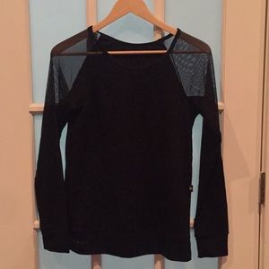 Black Tono Toni top very gently used!! Size S